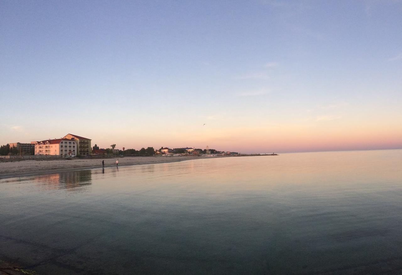 Olimp Hotel Zaliznyi Port Buitenkant foto