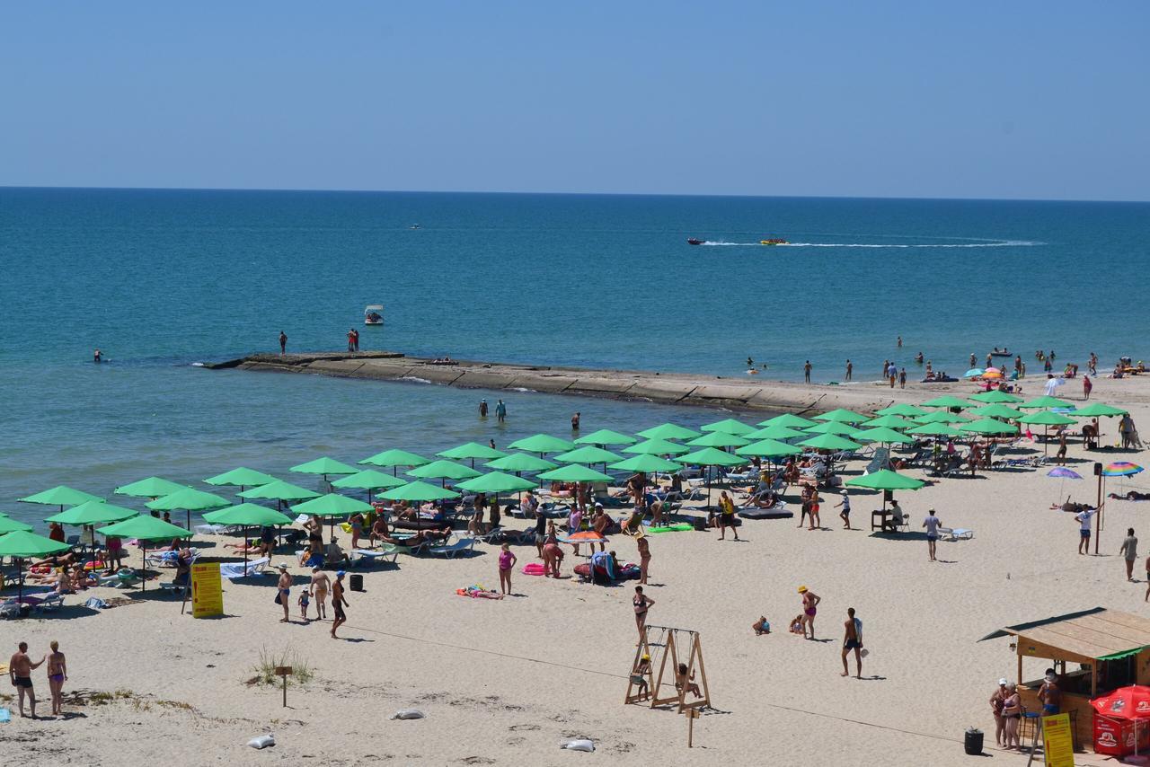 Olimp Hotel Zaliznyi Port Buitenkant foto